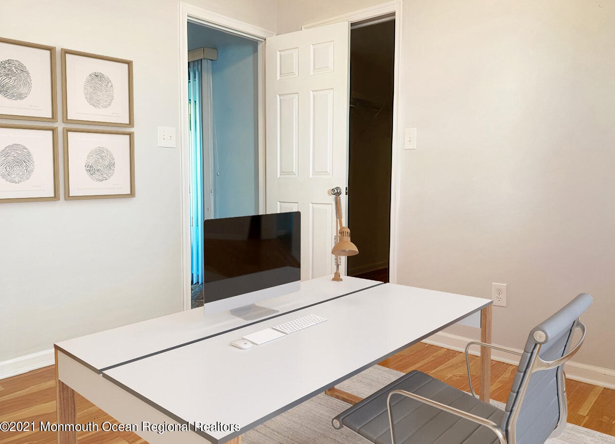 1064 Radio Rd, Tuckerton NJ  08087-1517 exterior