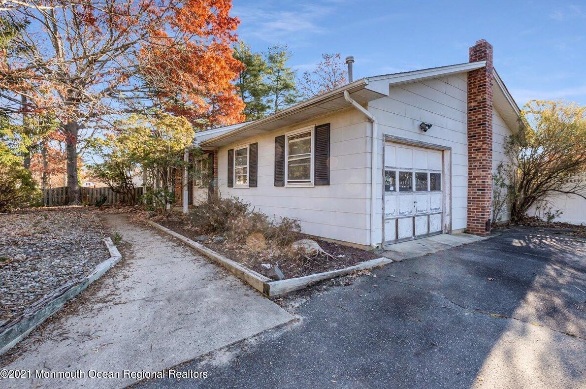 445 Steuben Ave, Lacey, NJ 08731