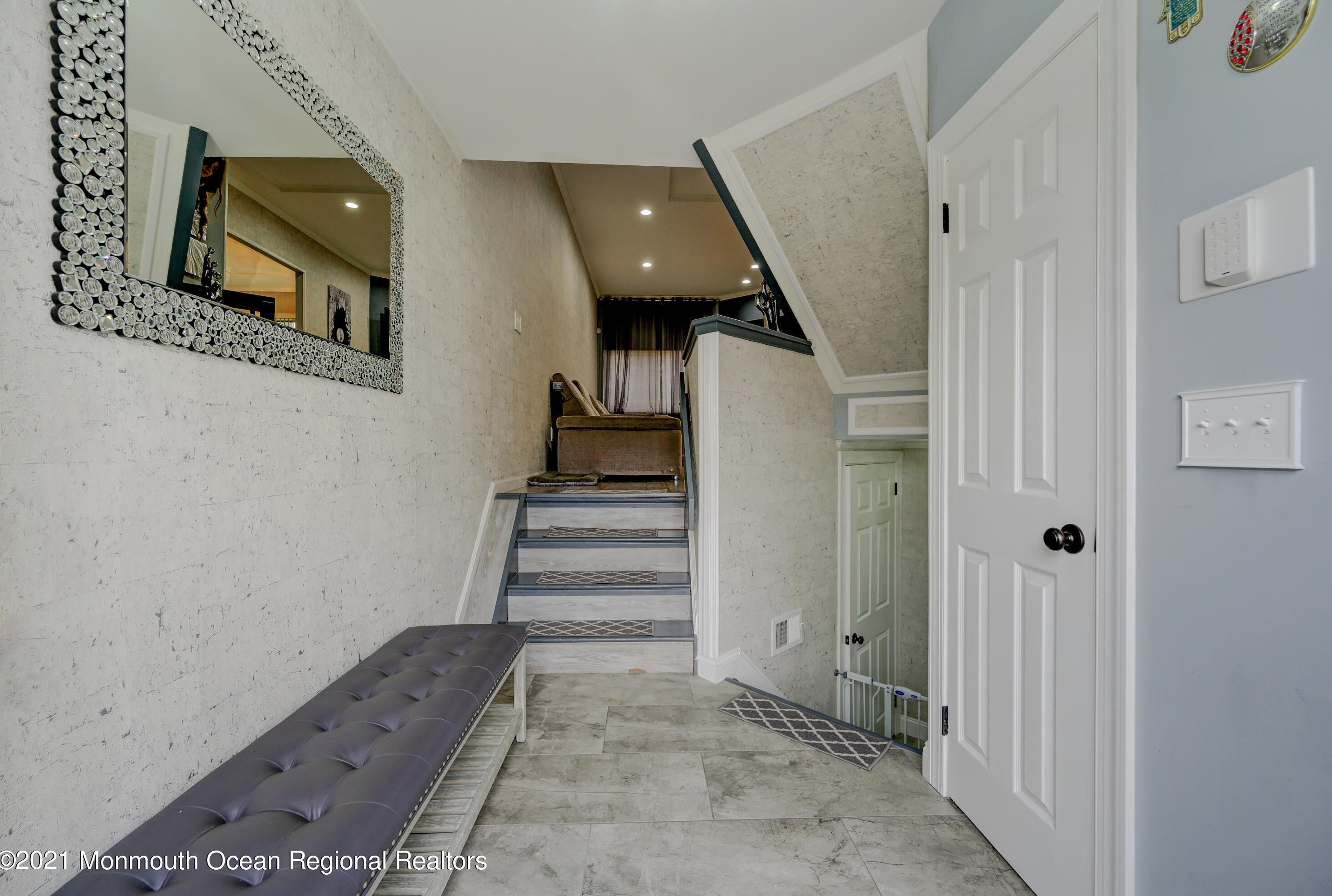 12 Periwinkle Ct, East Brunswick, NJ 08816