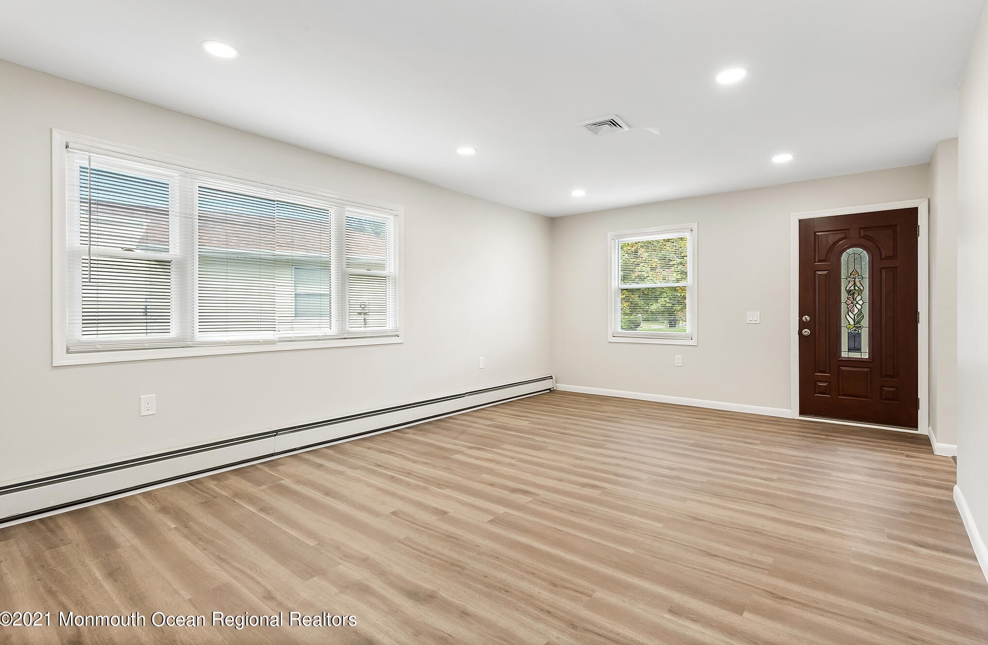 5 Point Ct, Toms River, NJ 08757-6209