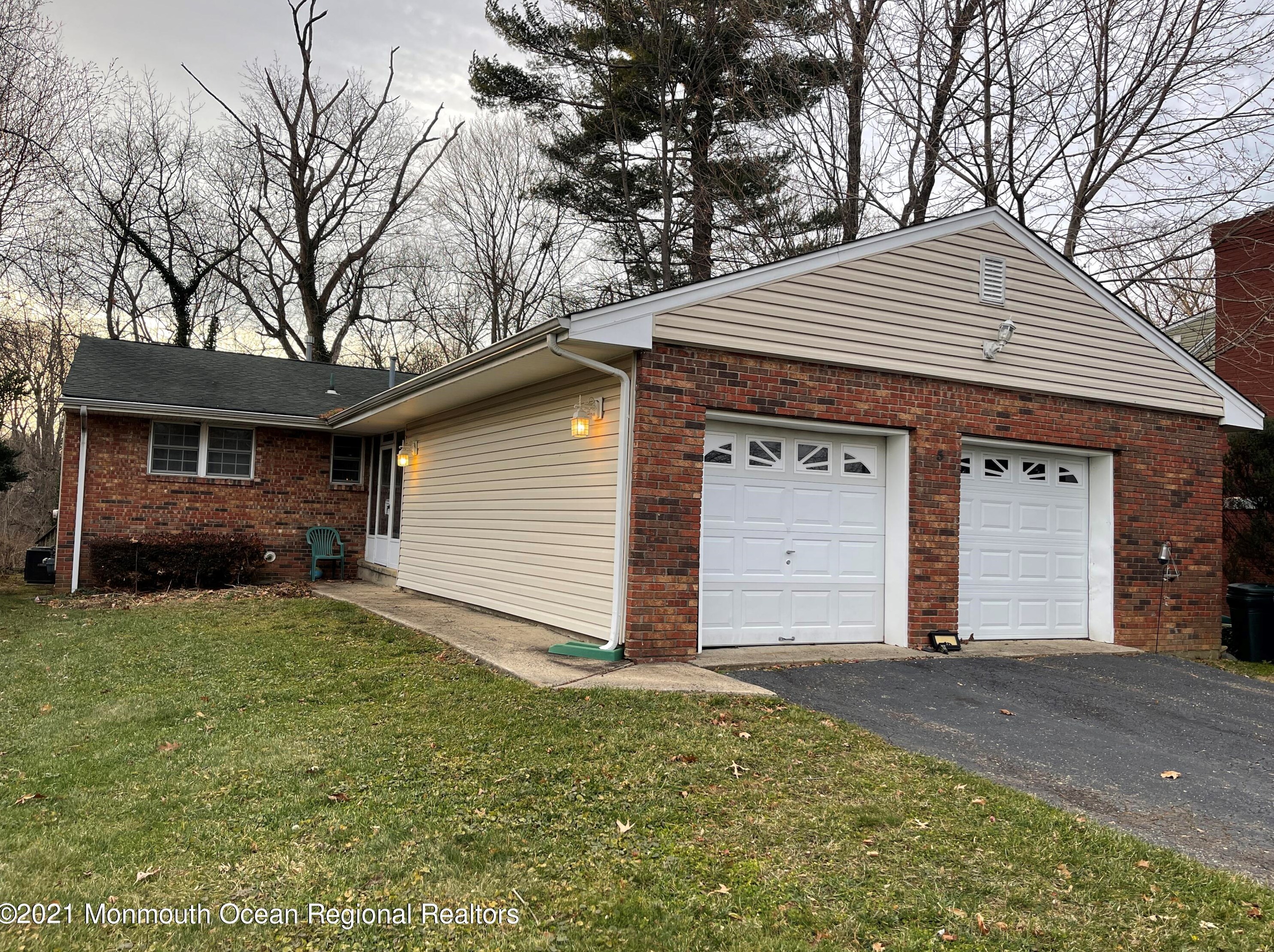 5 Weldon Rd, Matawan, NJ 07747
