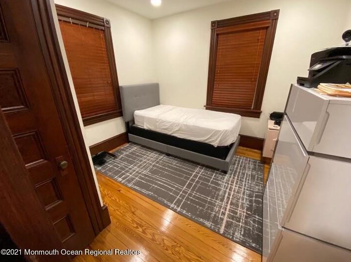 90 Monmouth Rd, Oakhurst, NJ 07755