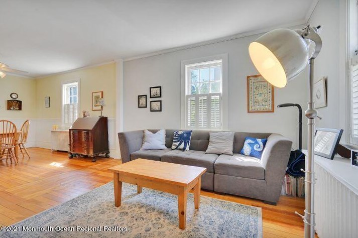 612 Laurel Ave, Tinton Falls, NJ 07711