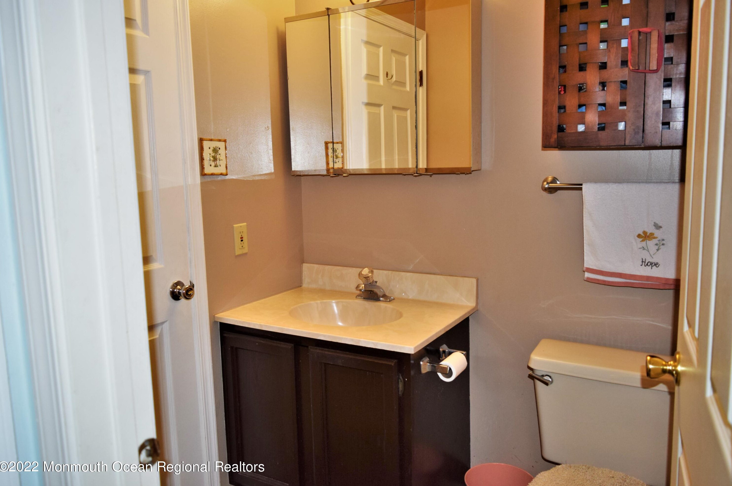 99 Westchester Dr, Tuckerton NJ  08087-3013 exterior