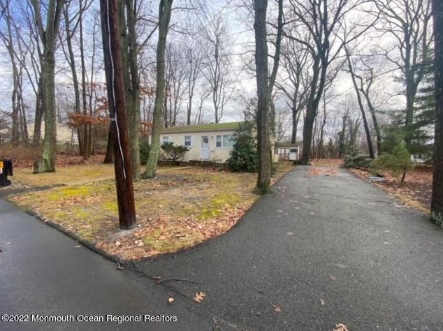 12 Shadyside Ave, Hazlet, NJ 07730