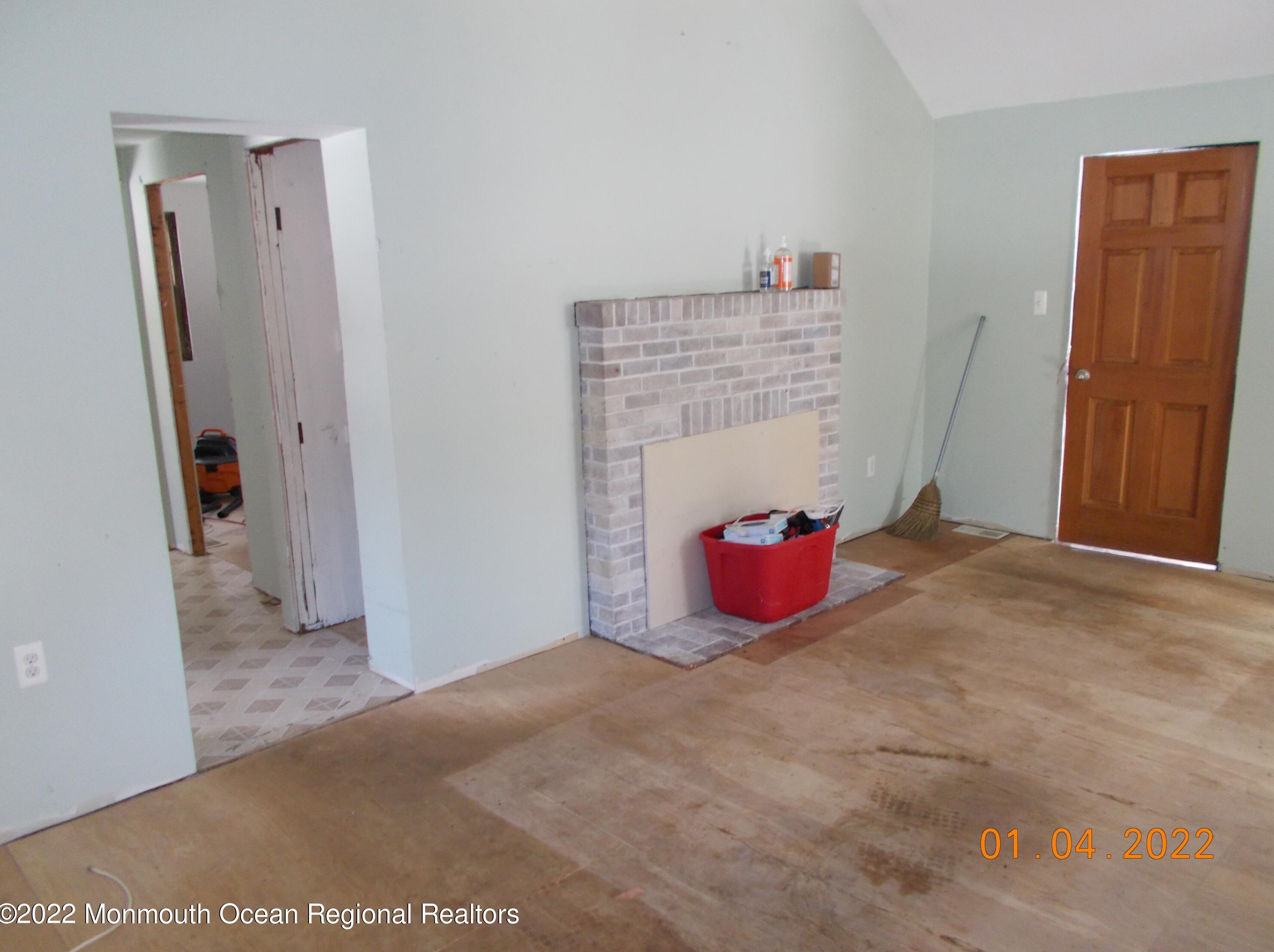107 Jones Rd, Lacey, NJ 08731