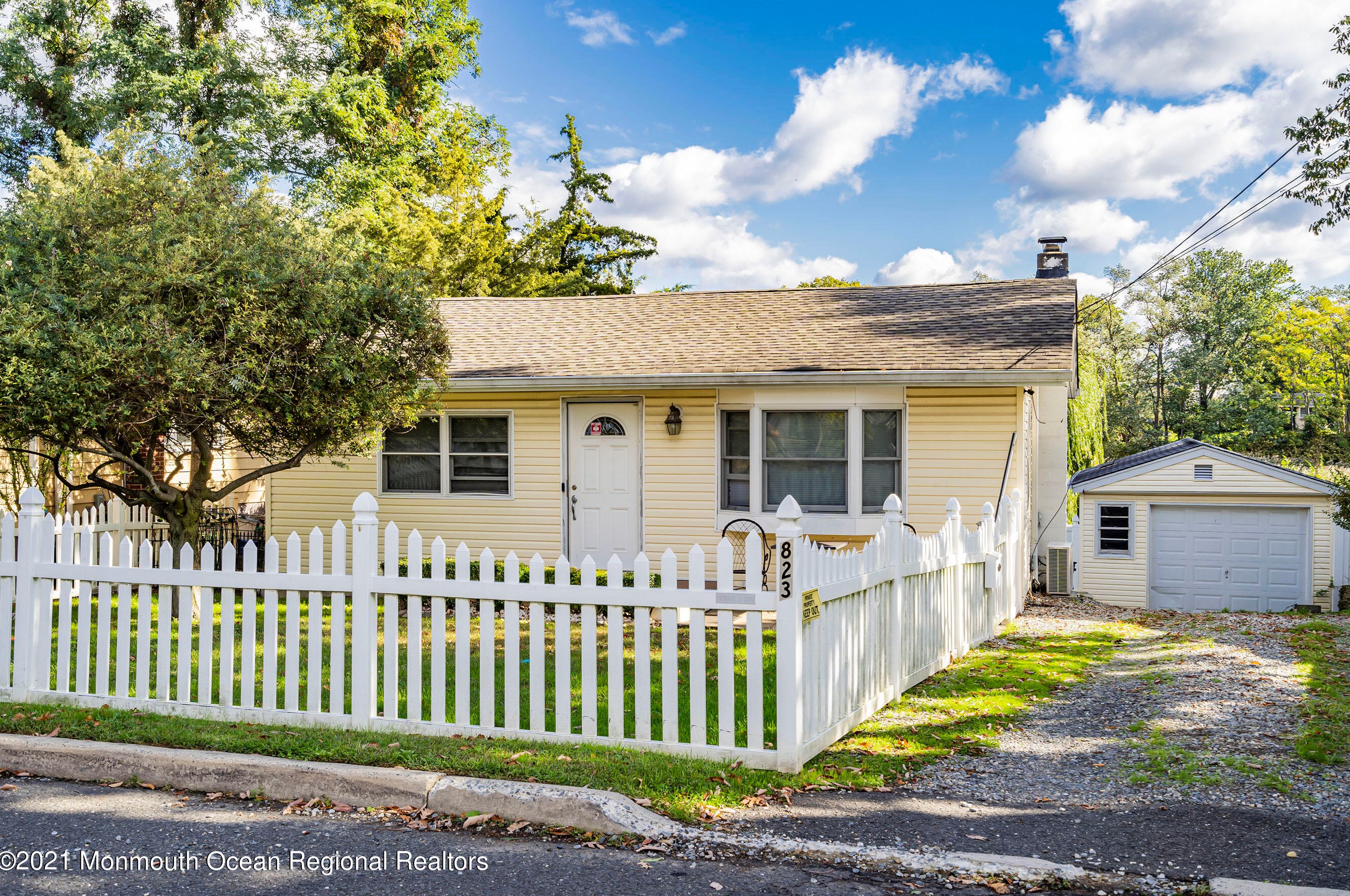 823 Arbordale Dr, Keyport, NJ 07735