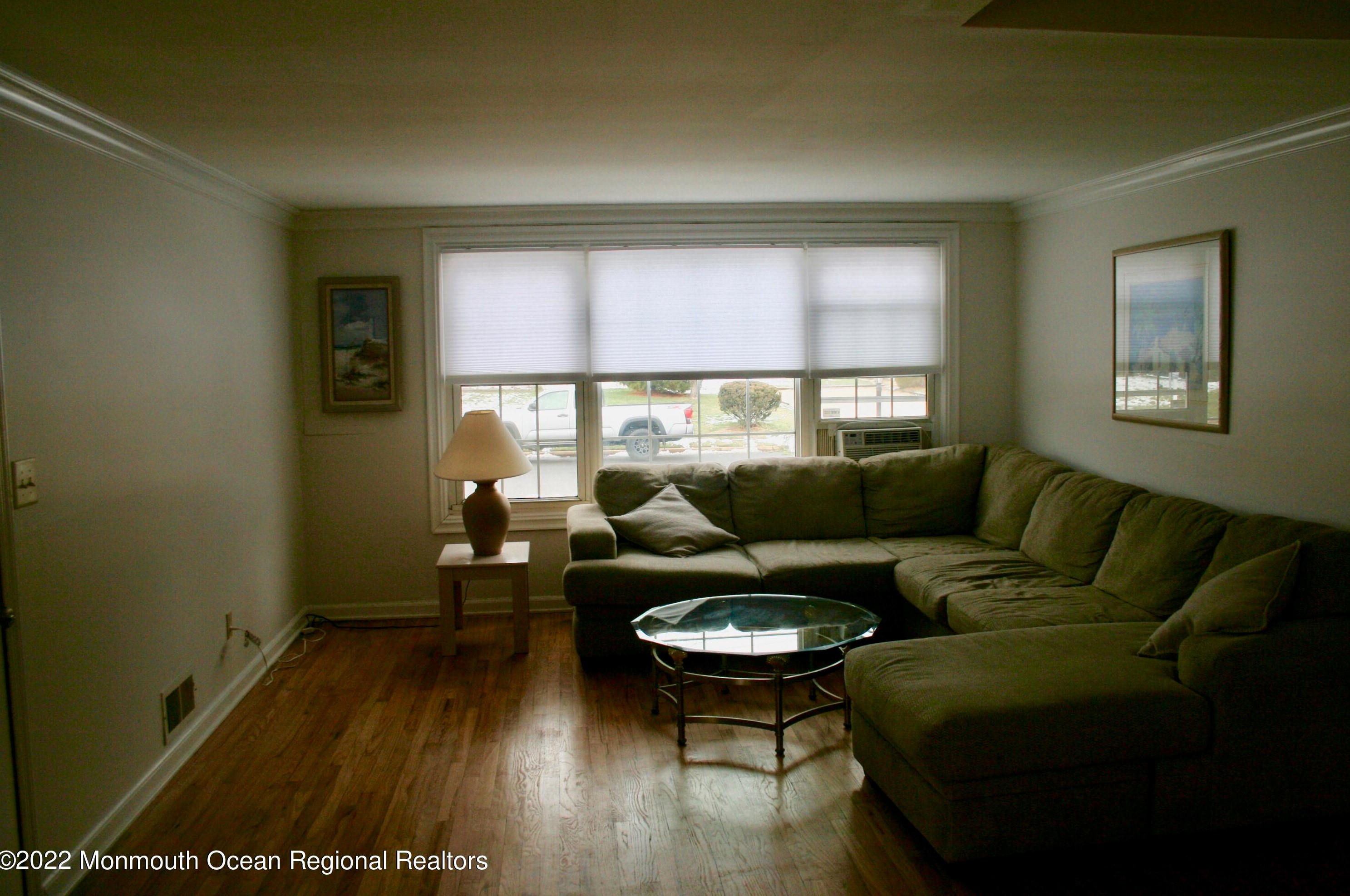 811 Shore Rd, Wall Township, NJ 07762
