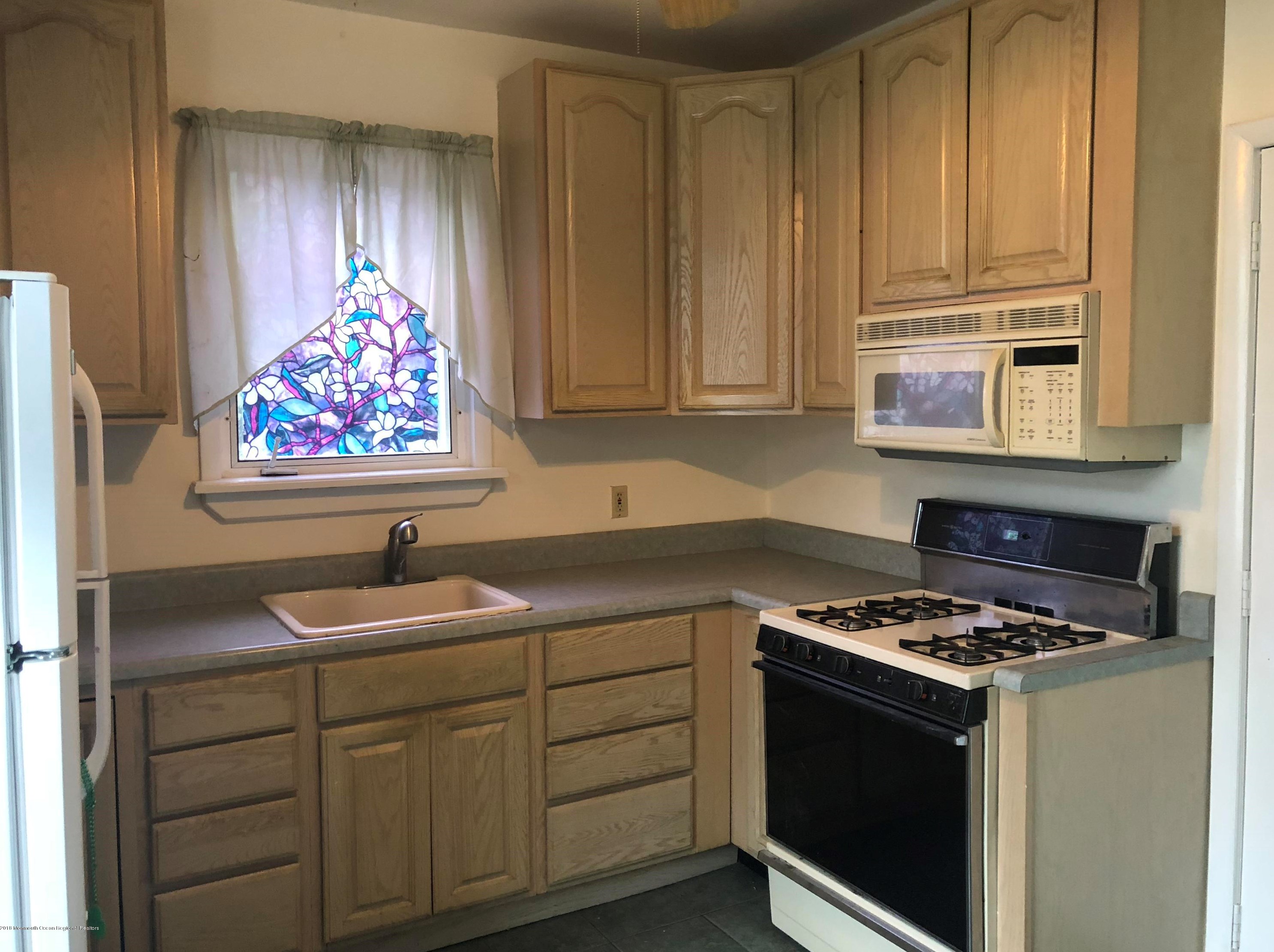 123 1st St #1, Keyport, NJ 07735