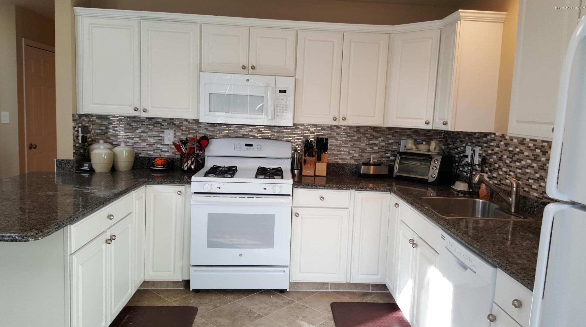 77 Picket Pl #1000, East Freehold, NJ