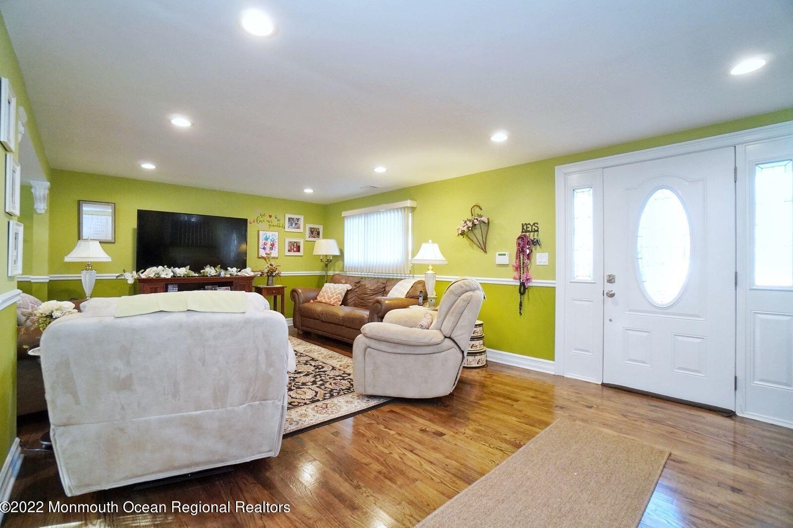 312 Cindy St, Old Bridge, NJ 08857