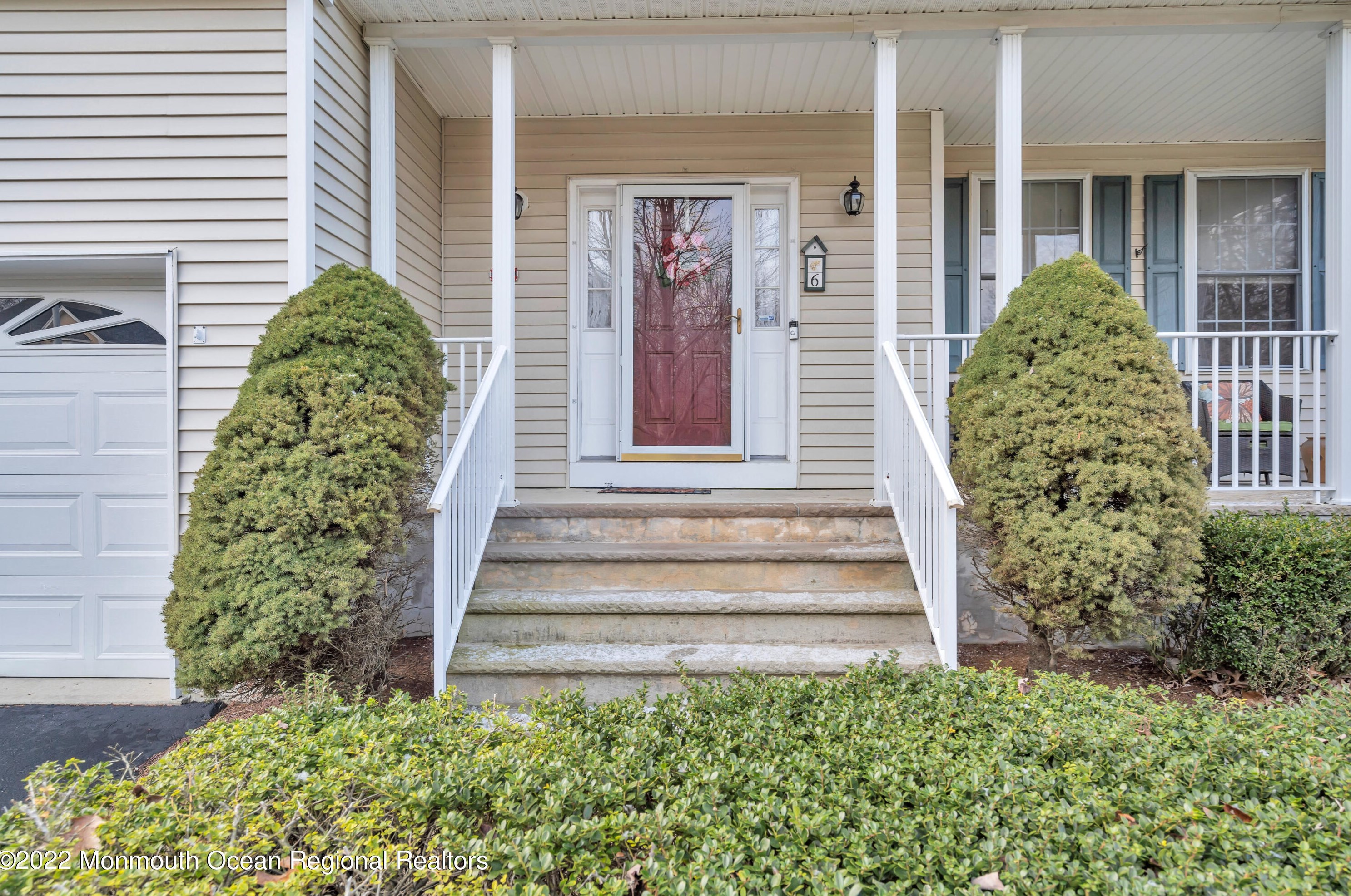 6 Springbrook Dr, Jackson Twp, NJ 08527