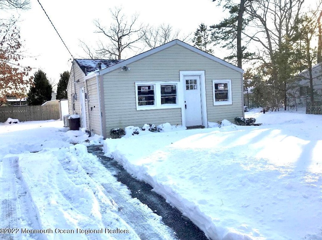 811 Pensacola Rd, Lacey, NJ 08731