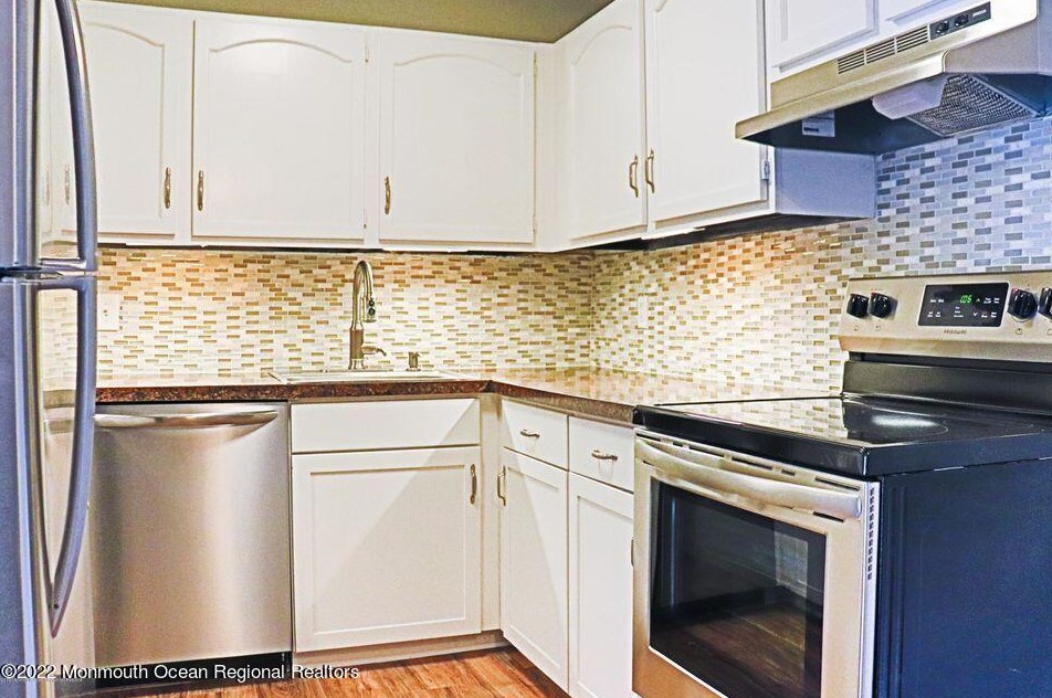 330 Shore Dr #f04, Monmouth Hills, NJ 07732