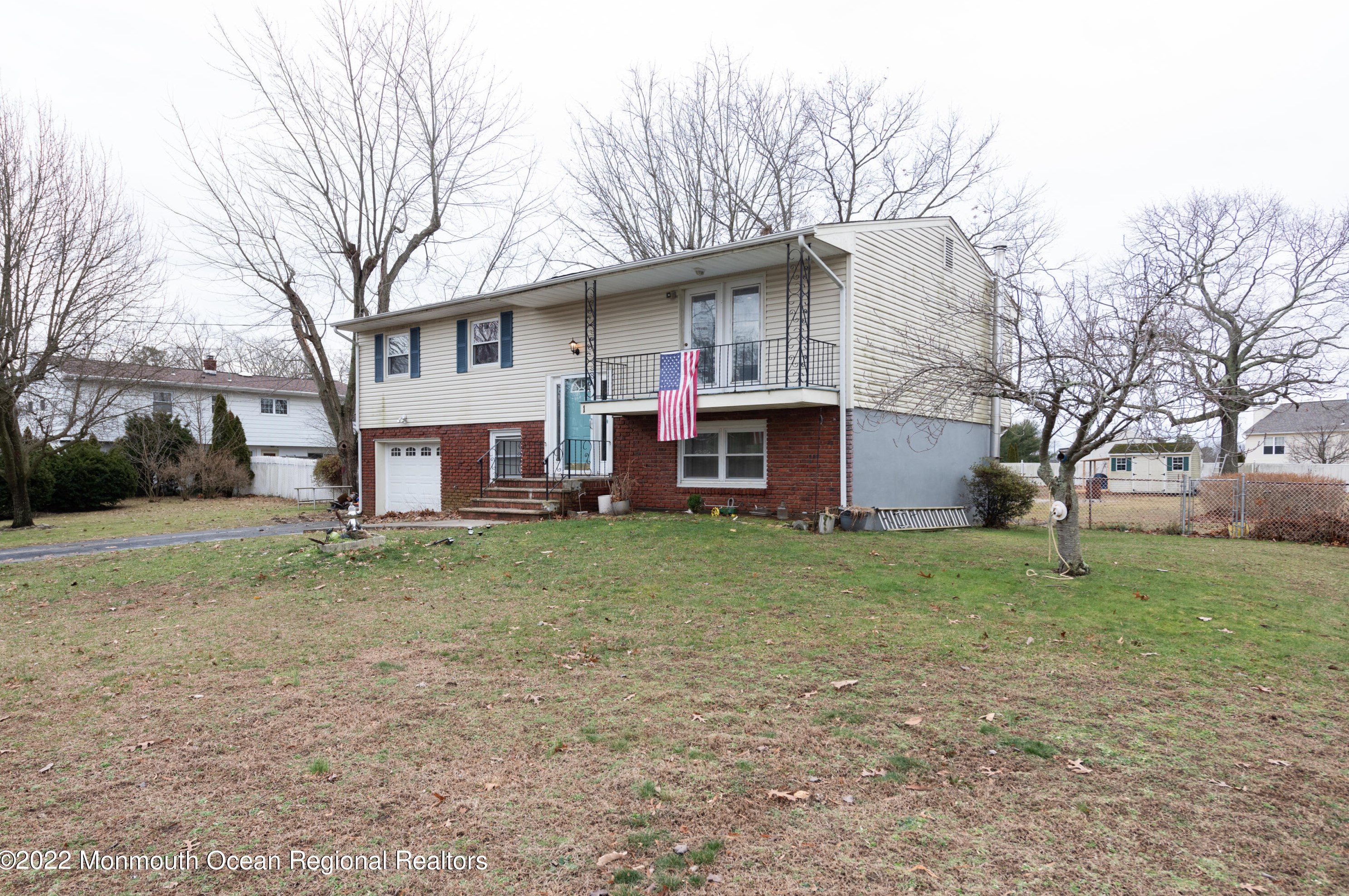 1 Burdge Dr, Wall Township, NJ 07731