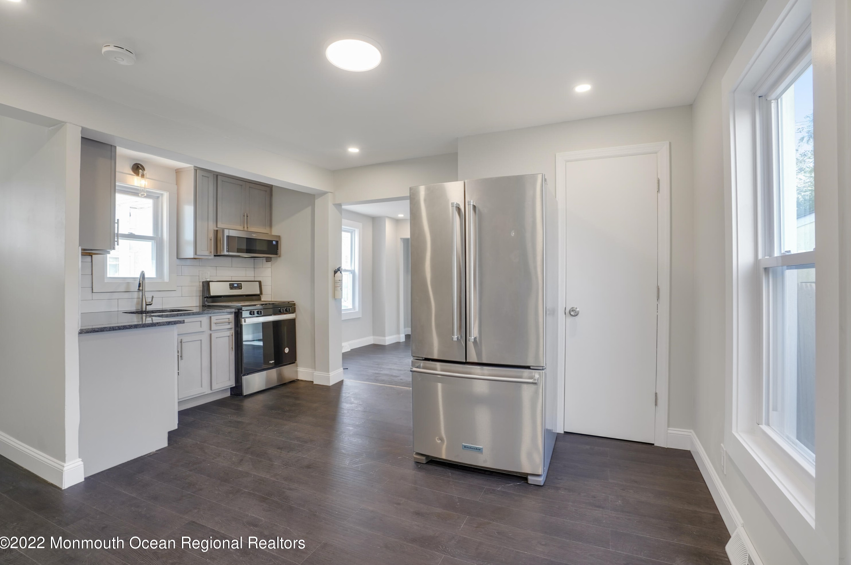 810 Dunlewy St, Tinton Falls, NJ 07712