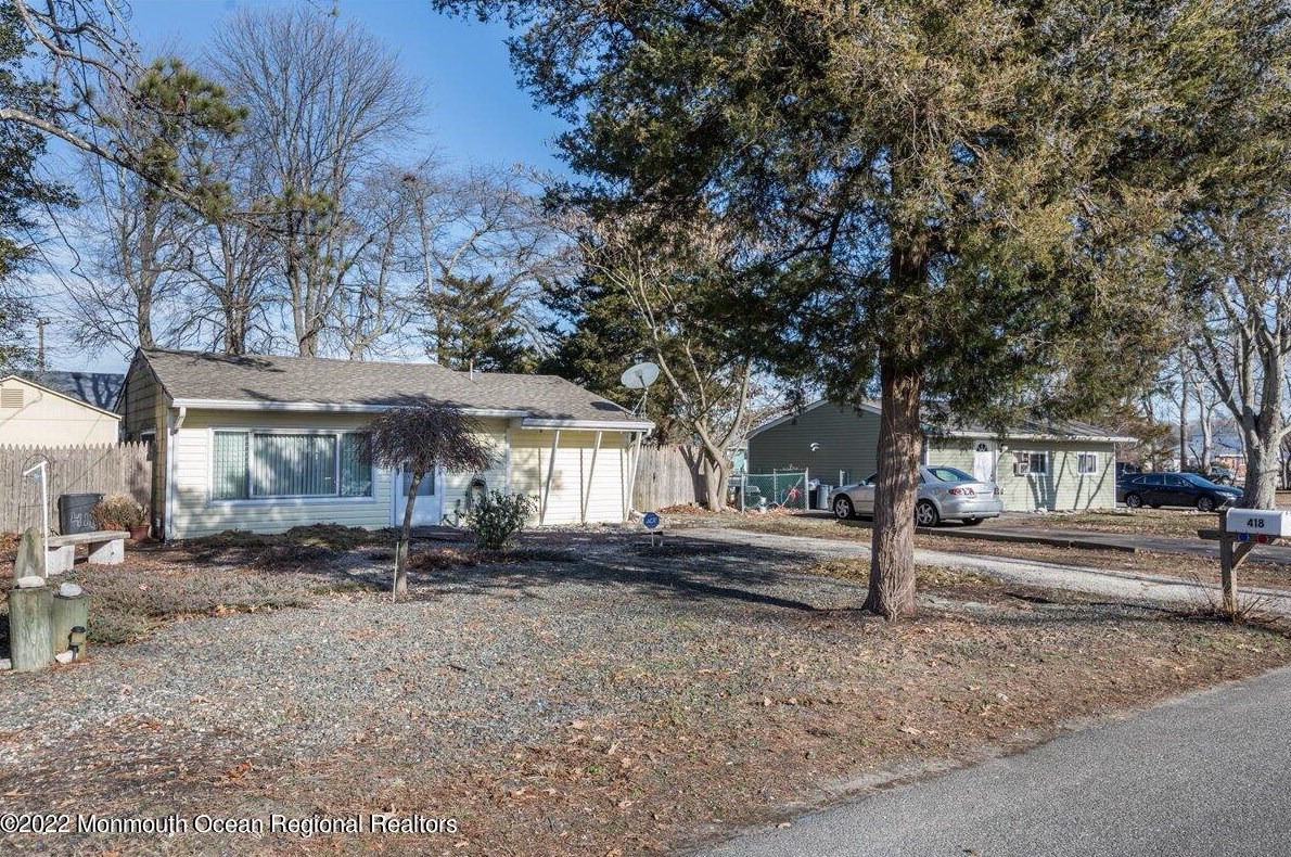 418 Beach Blvd, Lacey, NJ 08731