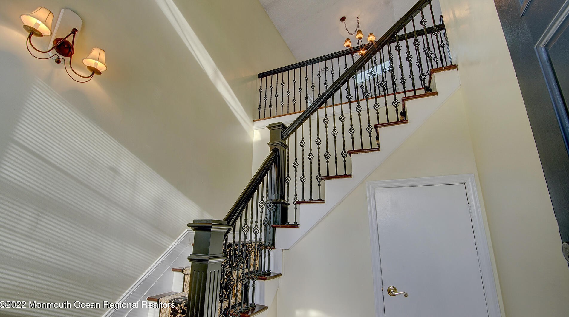 164 Tulip Ln, East Freehold, NJ 07728