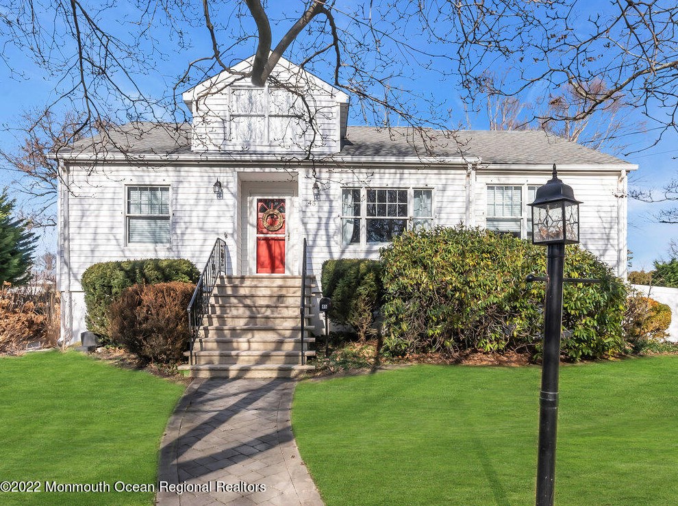 45 Shrewsbury Ave, Oceanport, NJ 07757