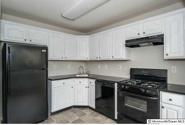 132 Wood Duck Ct #1000, East Freehold, NJ