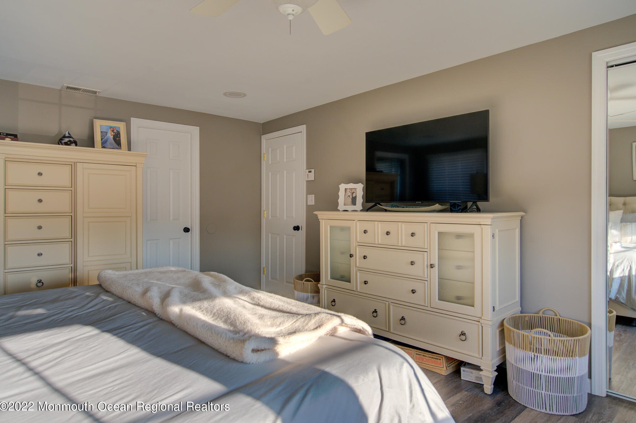 77 Bechstein Dr, Matawan NJ  07747-2331 exterior