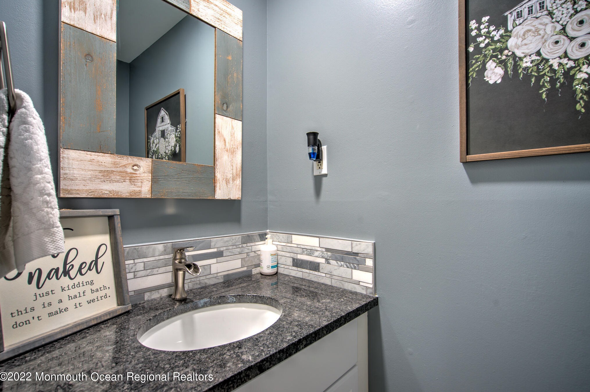 77 Bechstein Dr, Matawan NJ  07747-2331 exterior