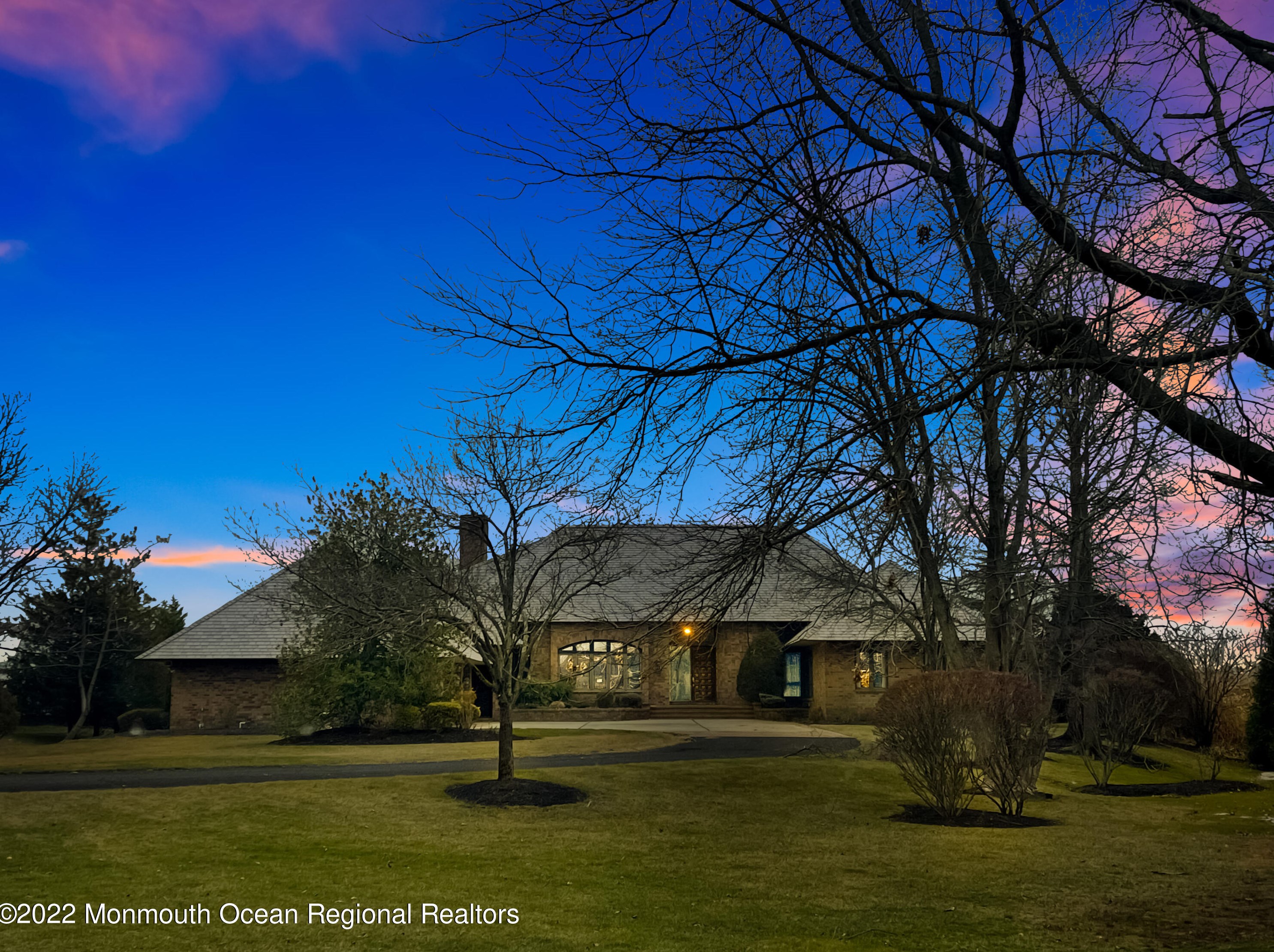 26 Paag Ln, Little Silver, NJ 07739