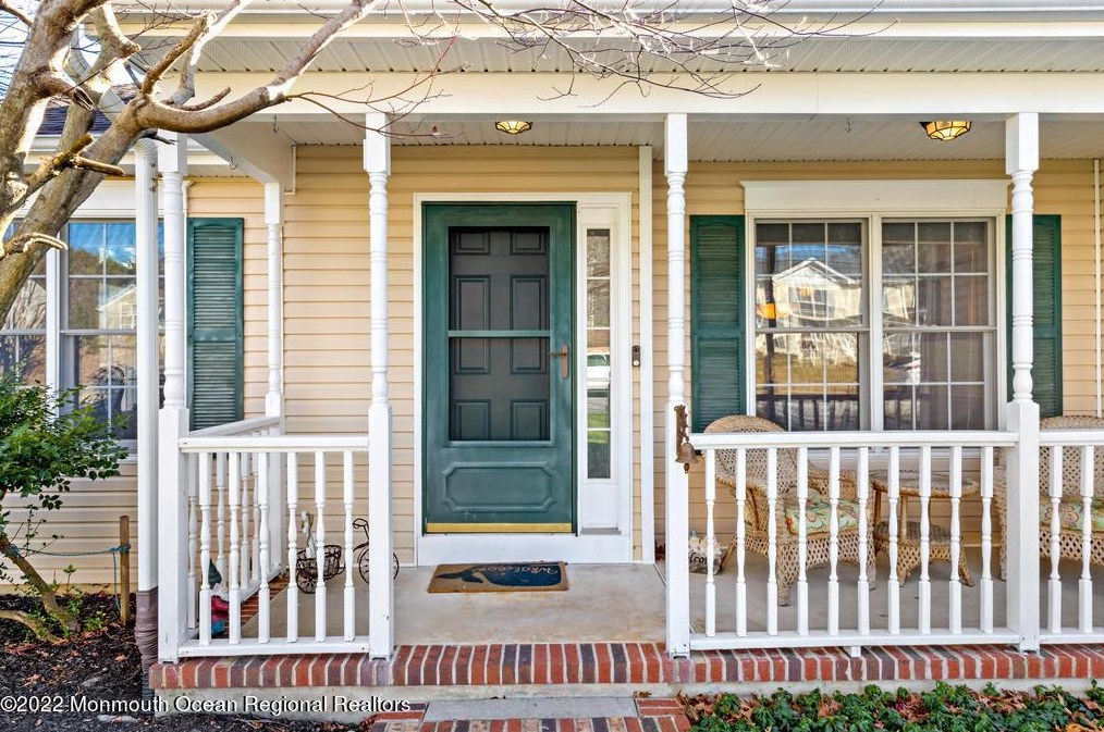 672 Buccaneer Ln, Cedar Bonnet Island, NJ 08050