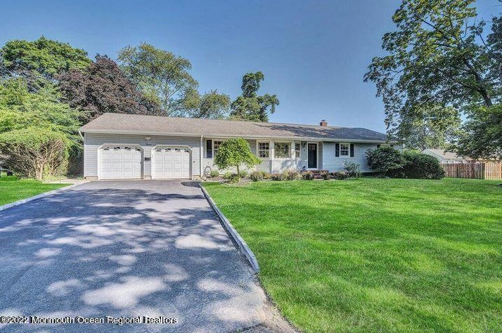 3 Alvord St, Oakhurst, NJ 07755