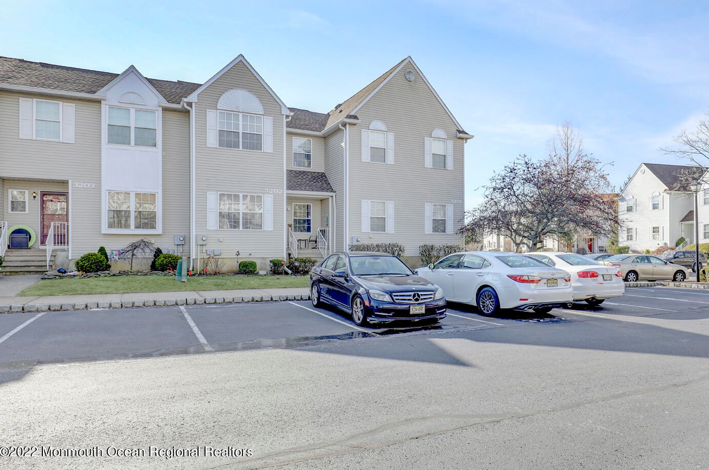 3202 Ice House Ct, East Freehold, NJ 07728