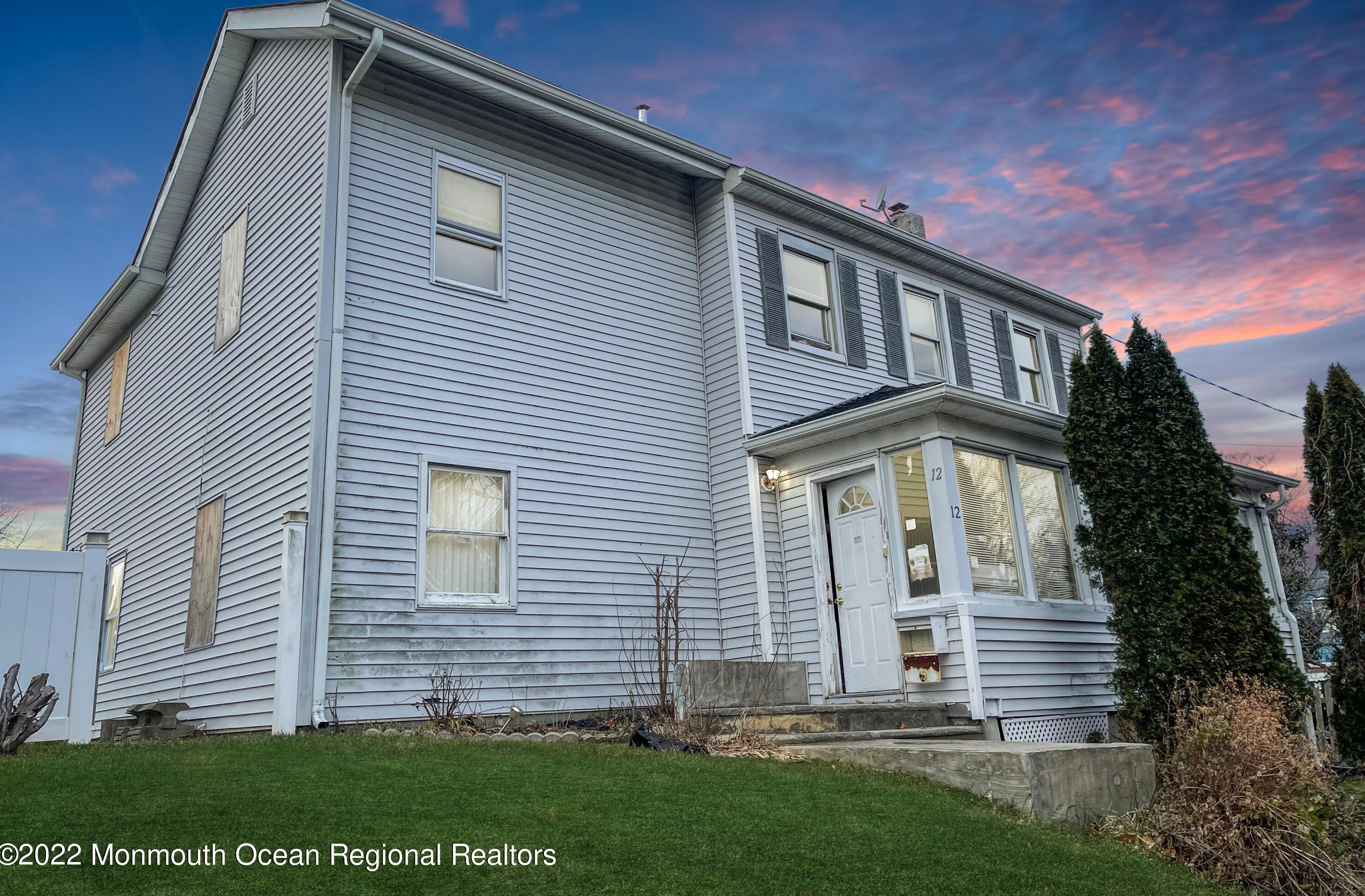 12 Ravine Dr, Matawan, NJ 07747-3146