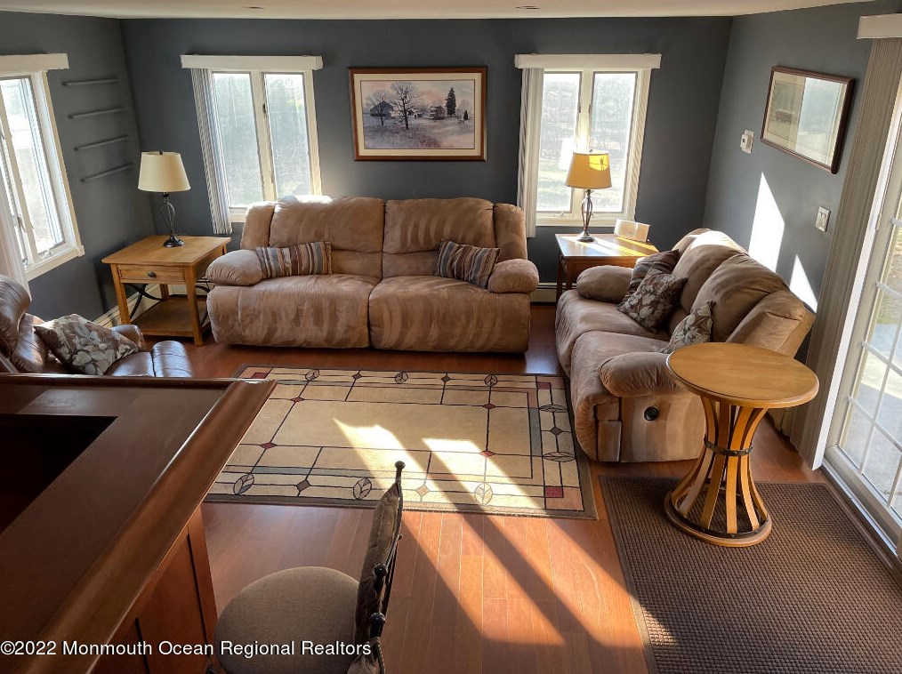 59 Fordham Dr, Matawan, NJ 07747