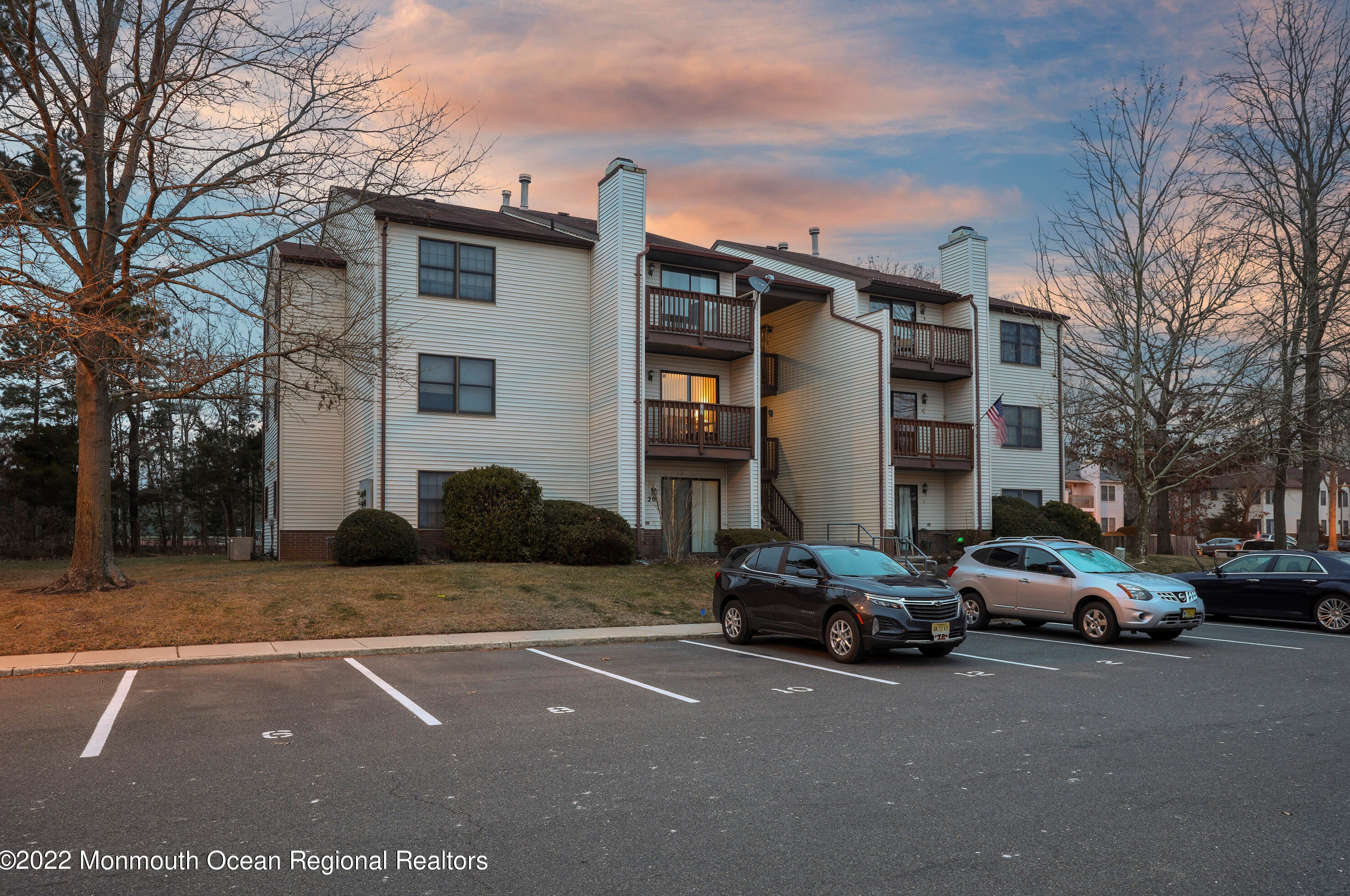 24 Whitemarsh Ct, Tuckerton, NJ 08087