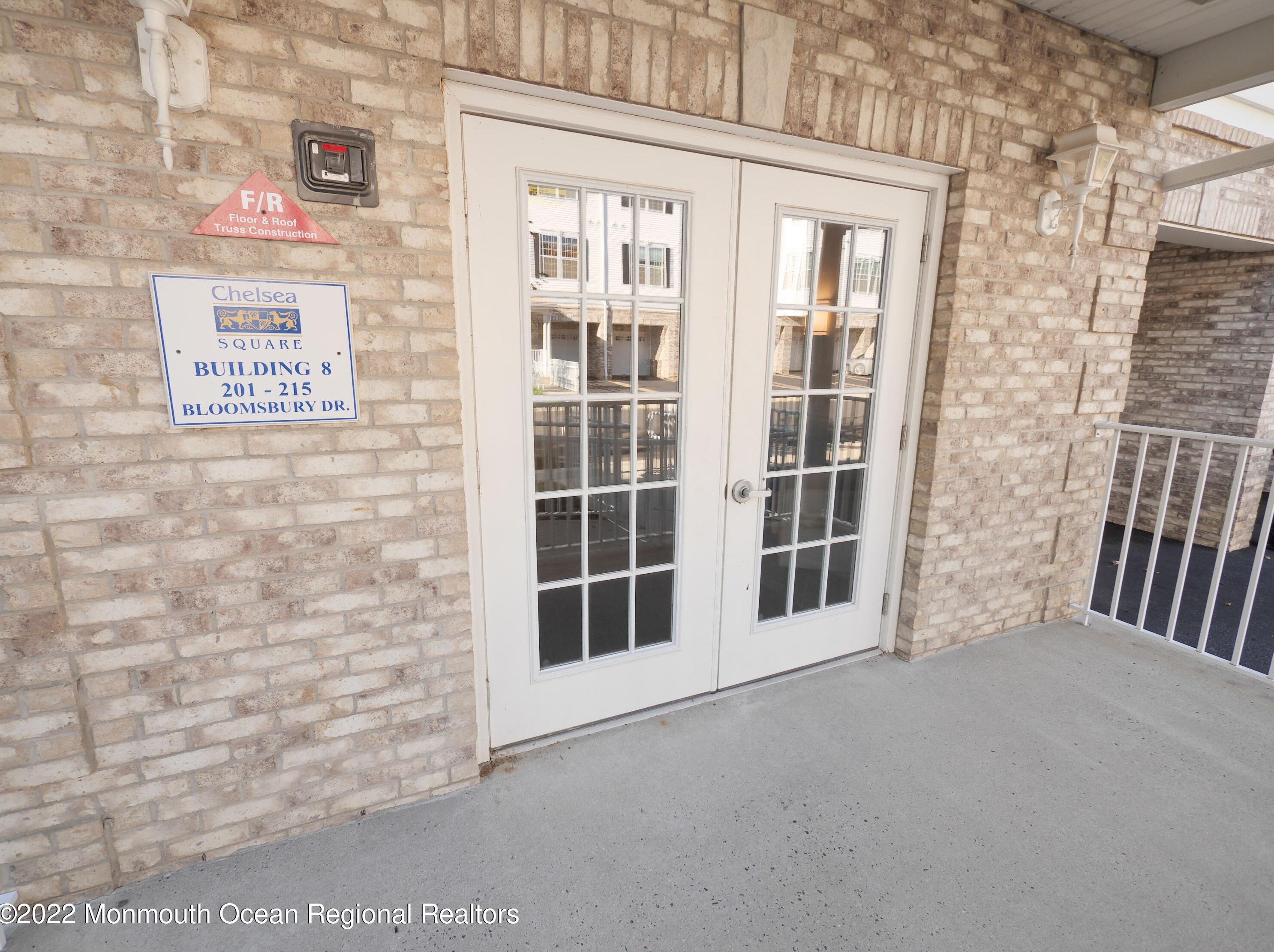 214 Bloomsbury Dr #214, Morganville, NJ 07751