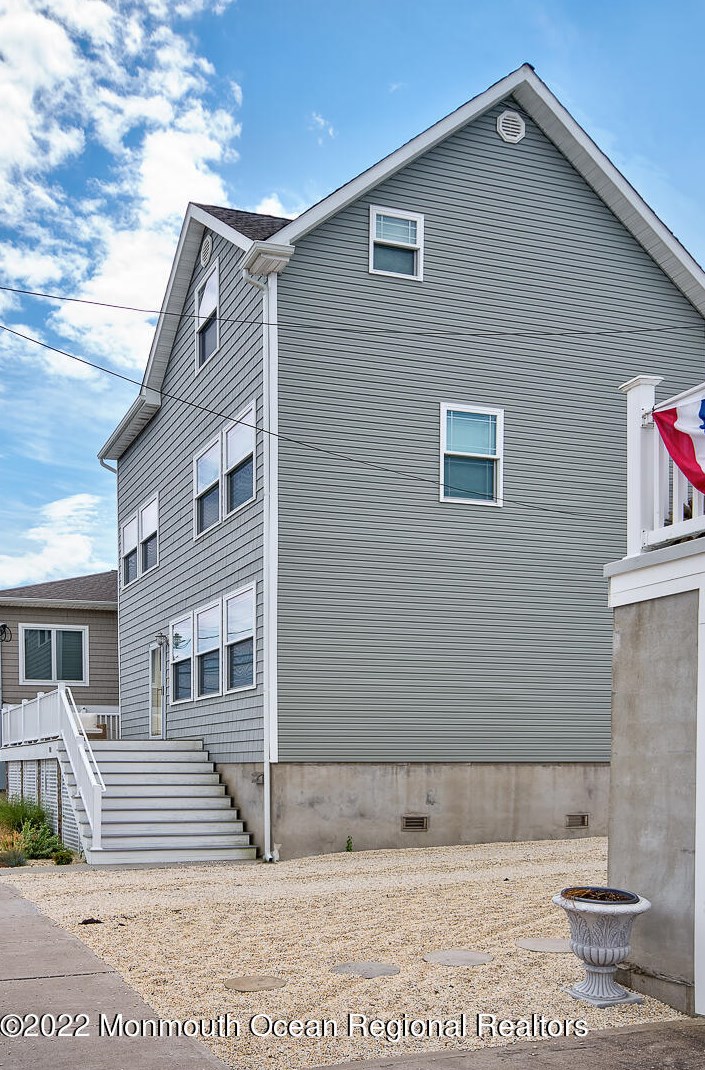 101 4th Ave #f, Pelican Island, NJ 08751