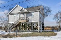 103 State St, Keyport, NJ 07735-2655