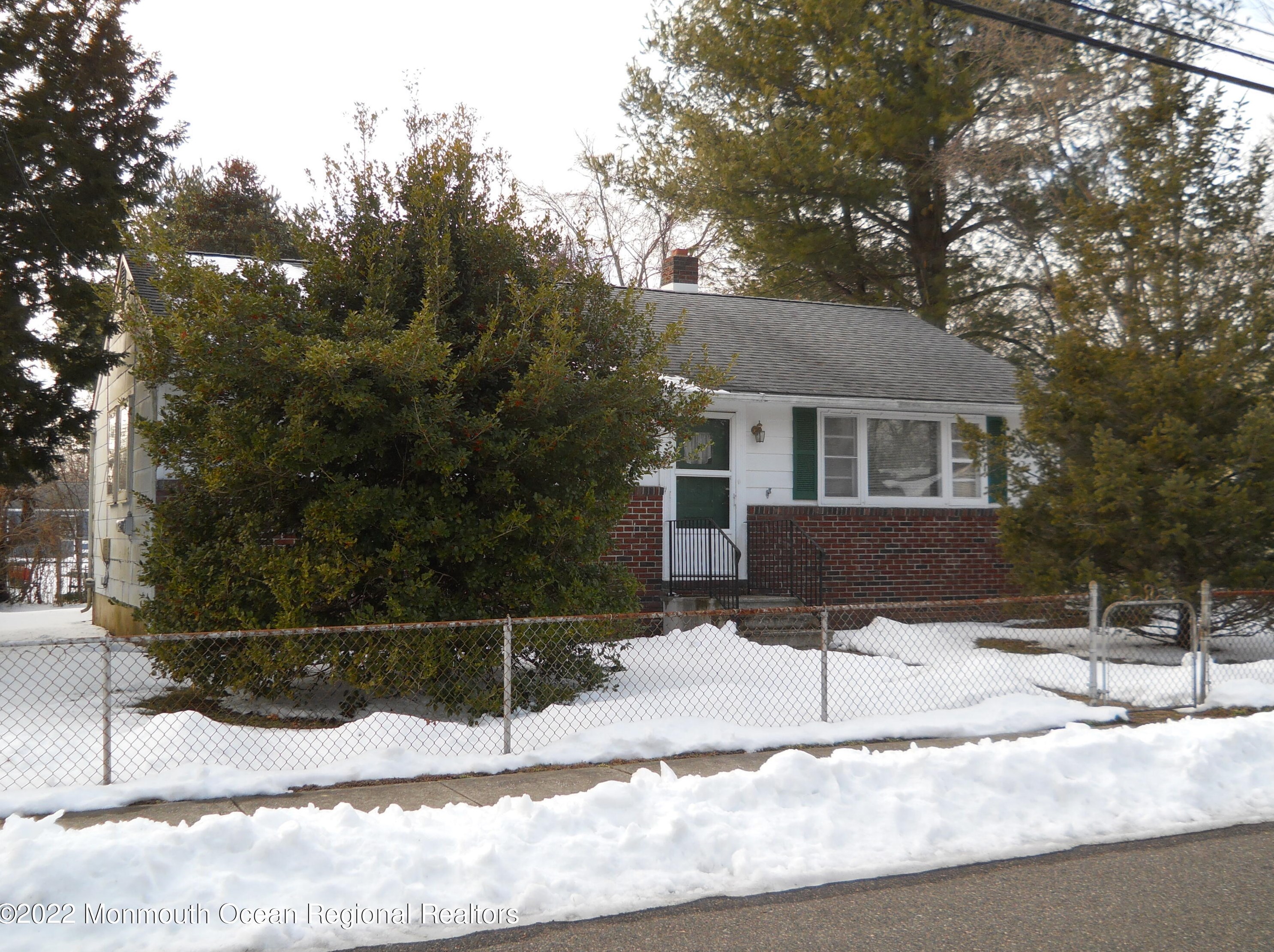 8 Mcguire St, North Hanover, NJ 08562