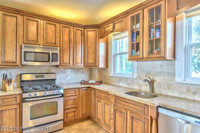 613 Bayside Ave, Beachwood NJ  08722-4109 exterior