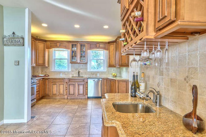 613 Bayside Ave, Beachwood NJ  08722-4109 exterior