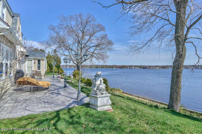 613 Bayside Ave, Beachwood NJ  08722-4109 exterior