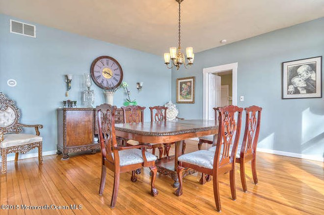 613 Bayside Ave, Beachwood NJ  08722-4109 exterior