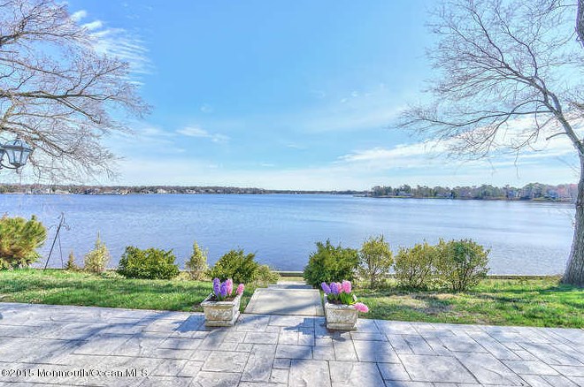 613 Bayside Ave, Beachwood NJ  08722-4109 exterior