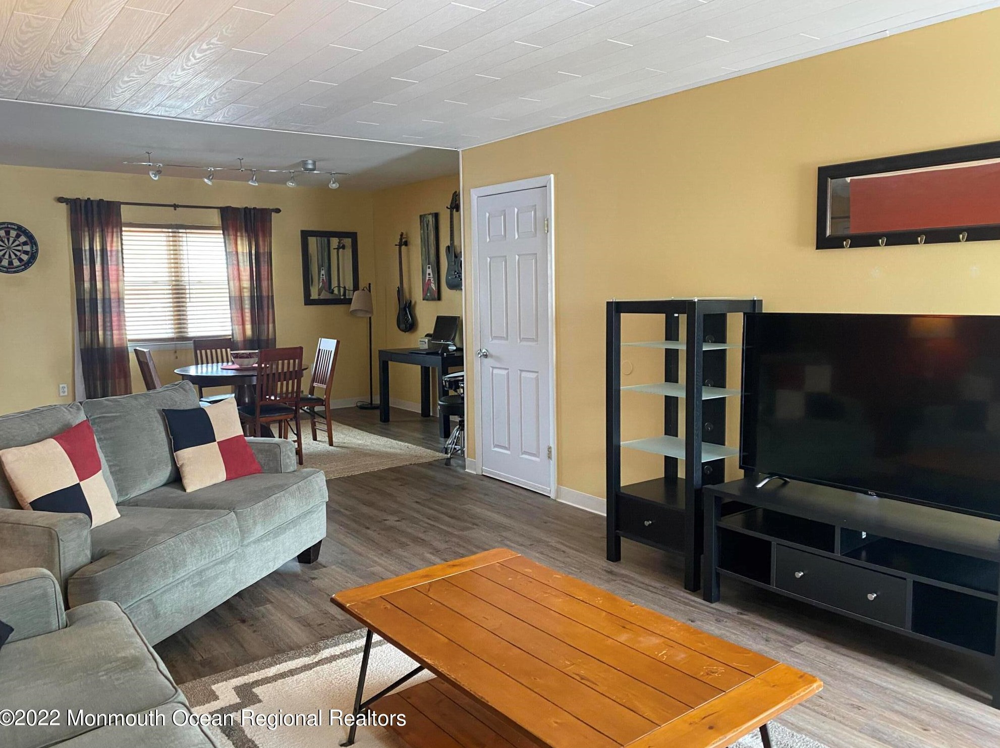 96 White St #b, Tinton Falls, NJ 07724