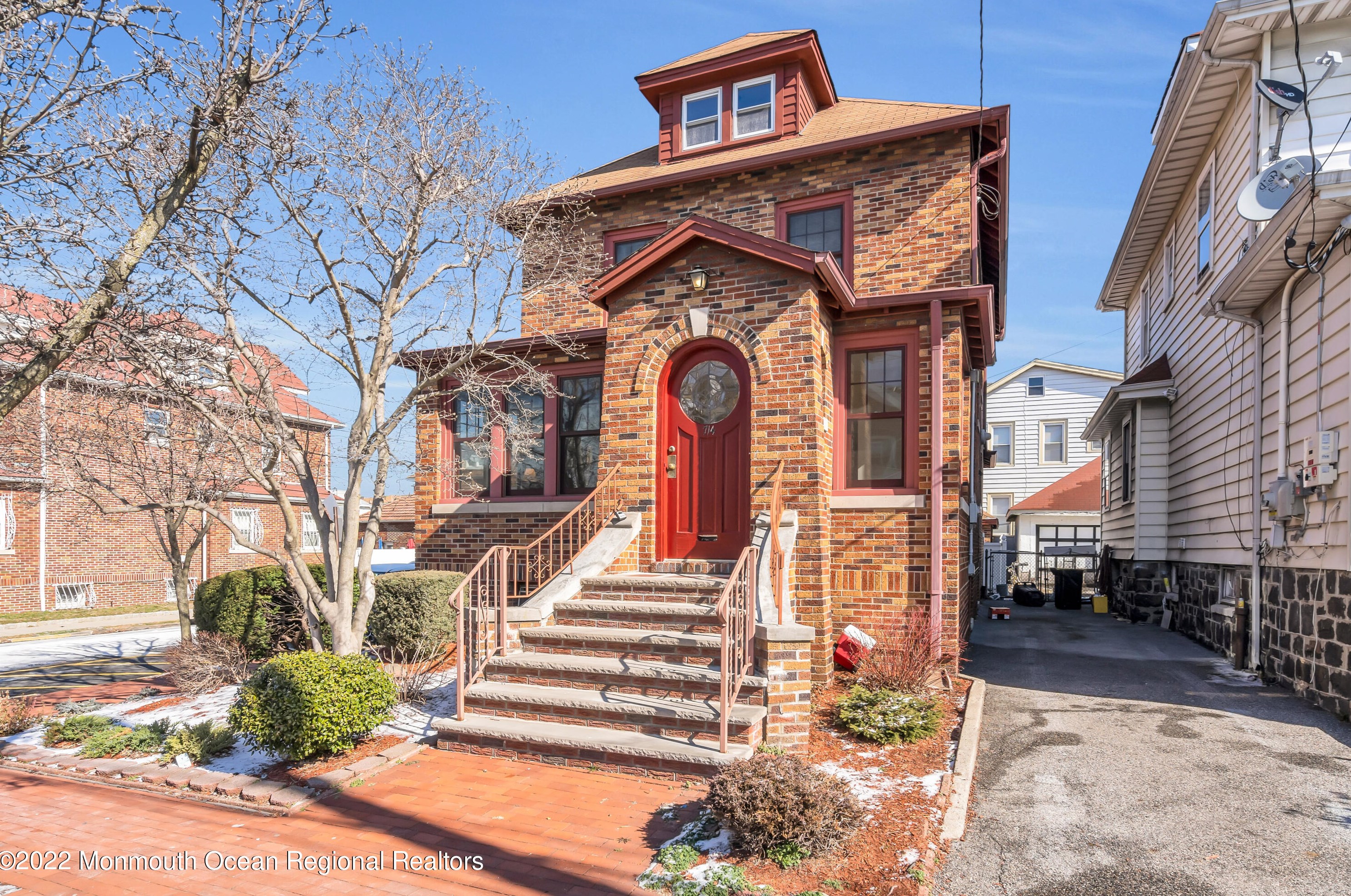 714 80th St, North Bergen, NJ 07047