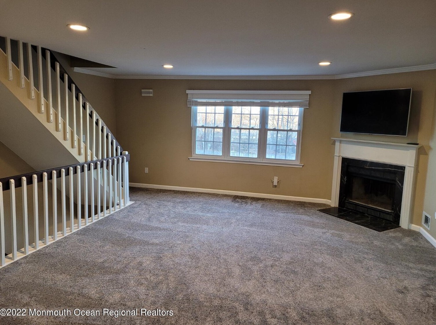 14 Dutch Ln, Hazlet, NJ 07730
