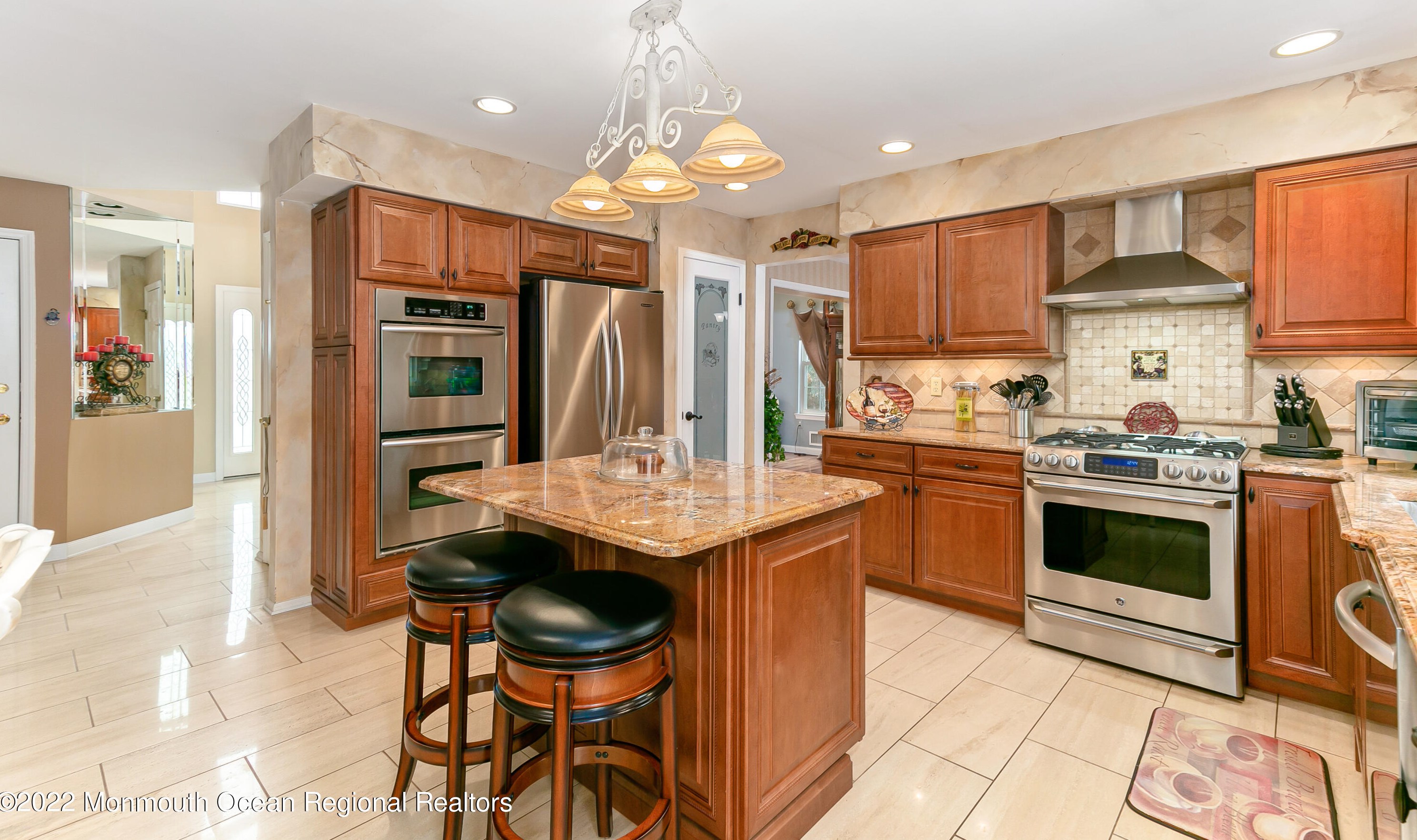 1 Kristen Ct, Matawan, NJ 07747