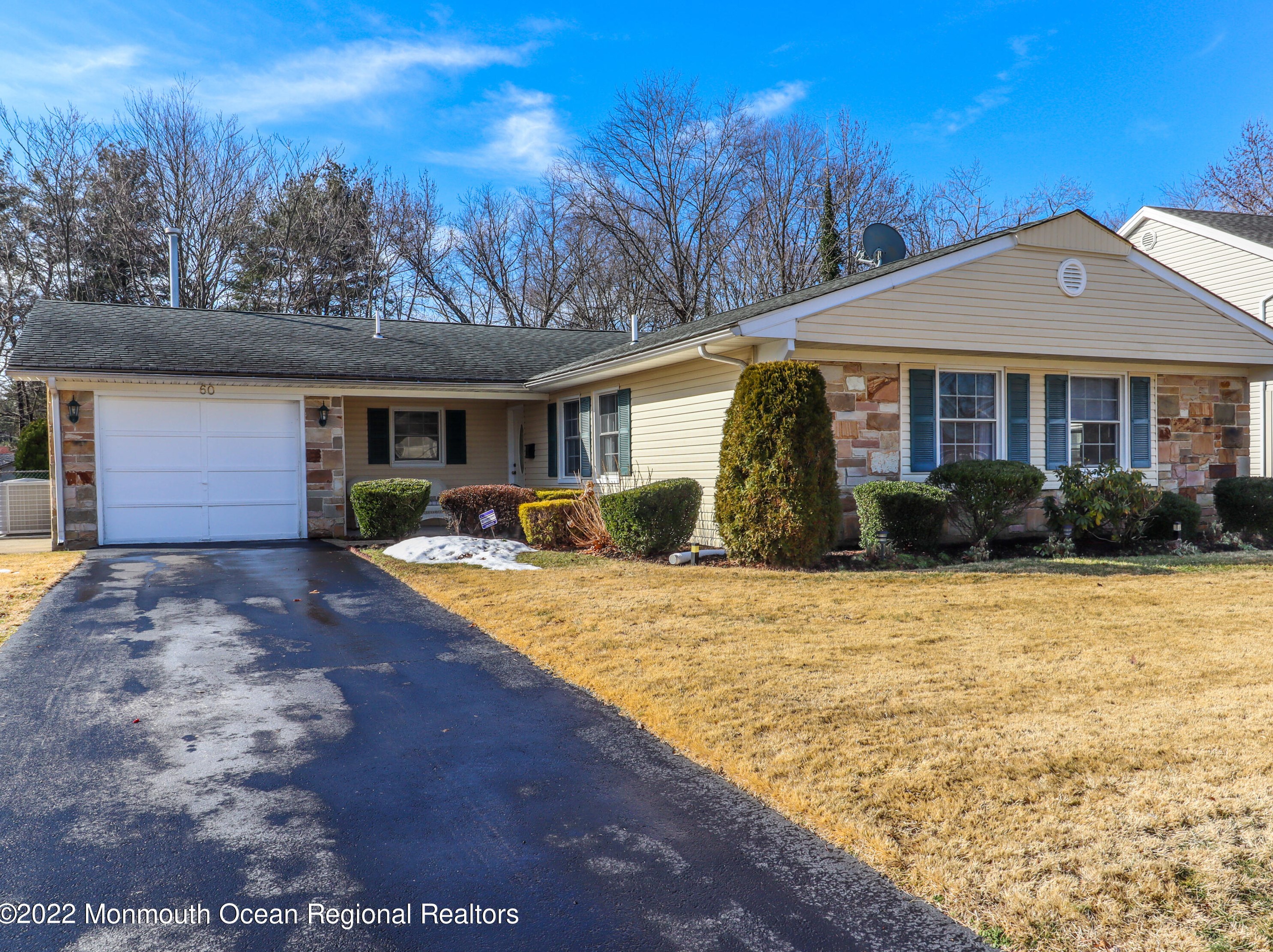 60 Idlewild Ln, Matawan, NJ 07747