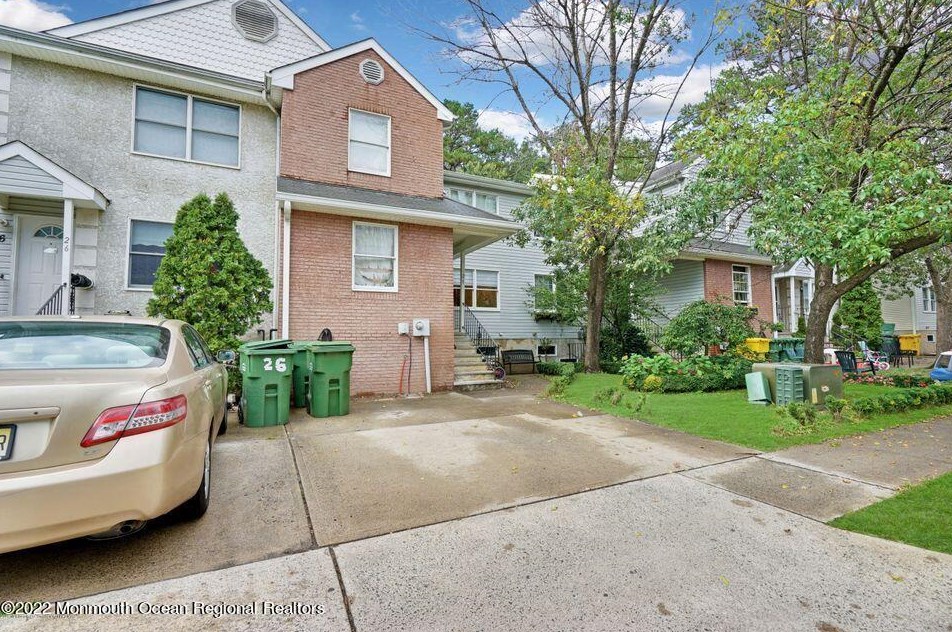 25 Whispering Pines Ln, Lakewood, NJ 08701