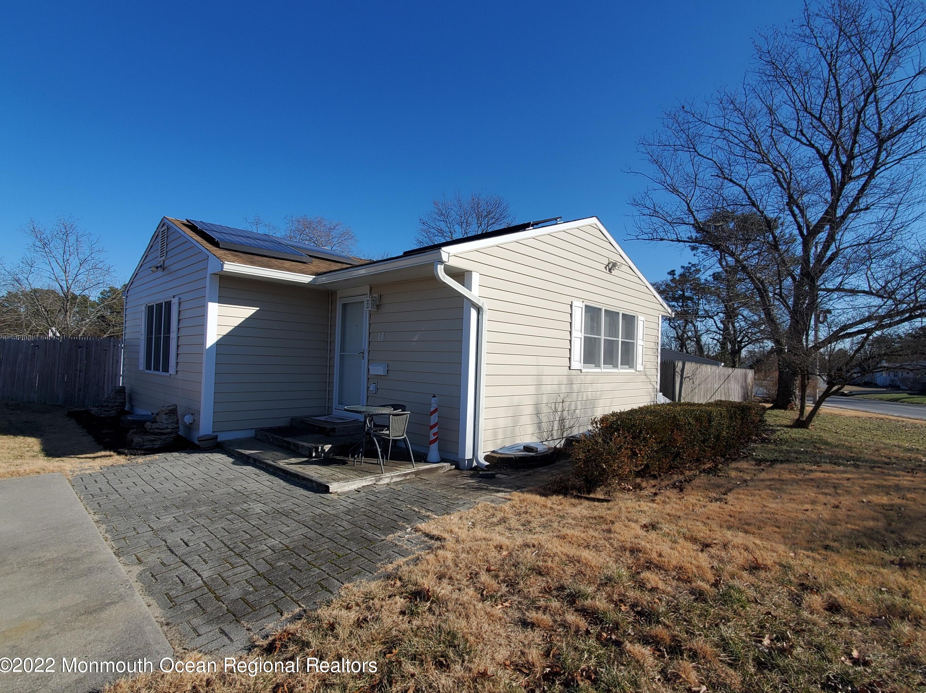 18 Sprucewood Dr, Bricktown, NJ 08723