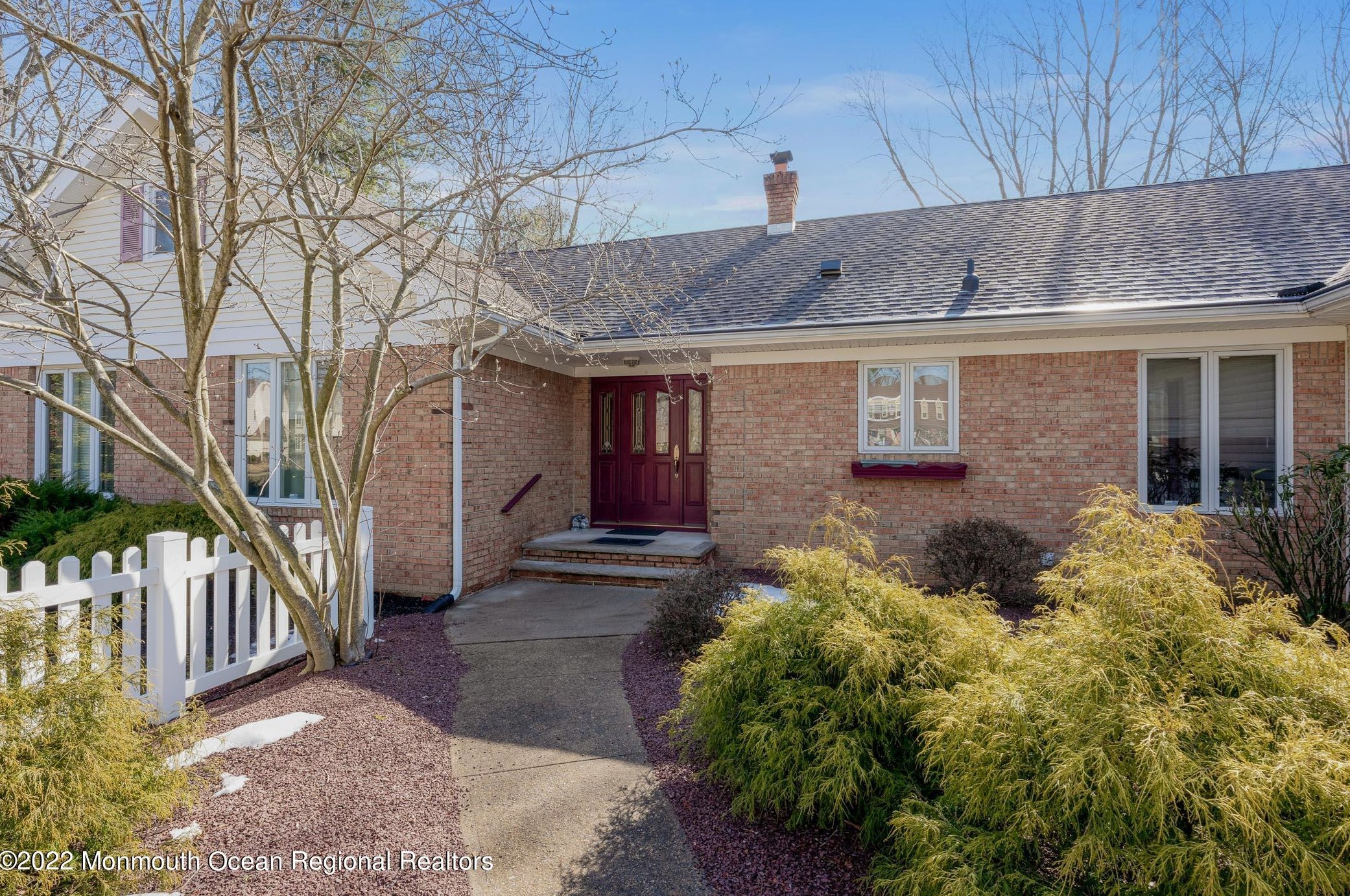29 Packard Dr, Middletown, NJ 07748